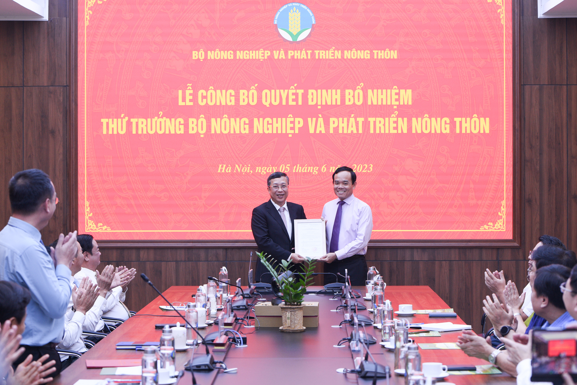 Công bố quyết định bổ nhiệm Thứ trưởng Bộ Nông nghiệp và Phát triển nông thôn Hoàng Trung
