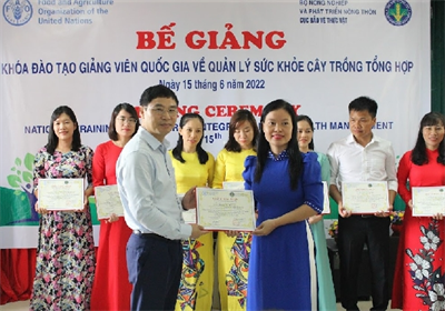 Lễ bế giảng lớp đào tạo giảng viên quốc gia về quản lý sức khoẻ cây trồng tổng hợp (IPHM)